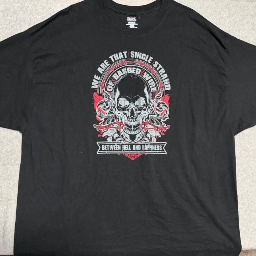 Black Skull graphic tee with red accents. Size 4XL